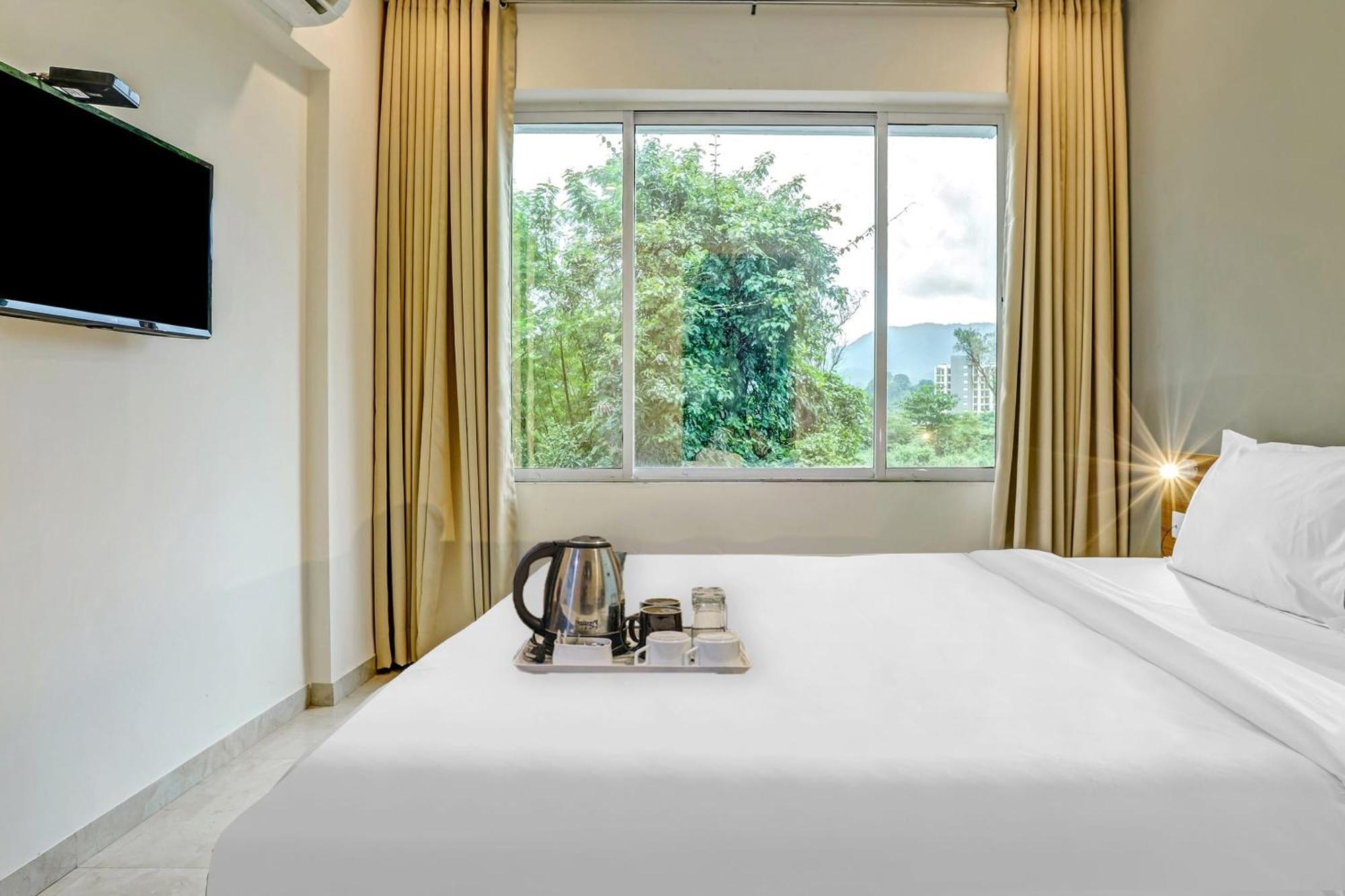 Townhouse Somani Hotel Apta Bagian luar foto